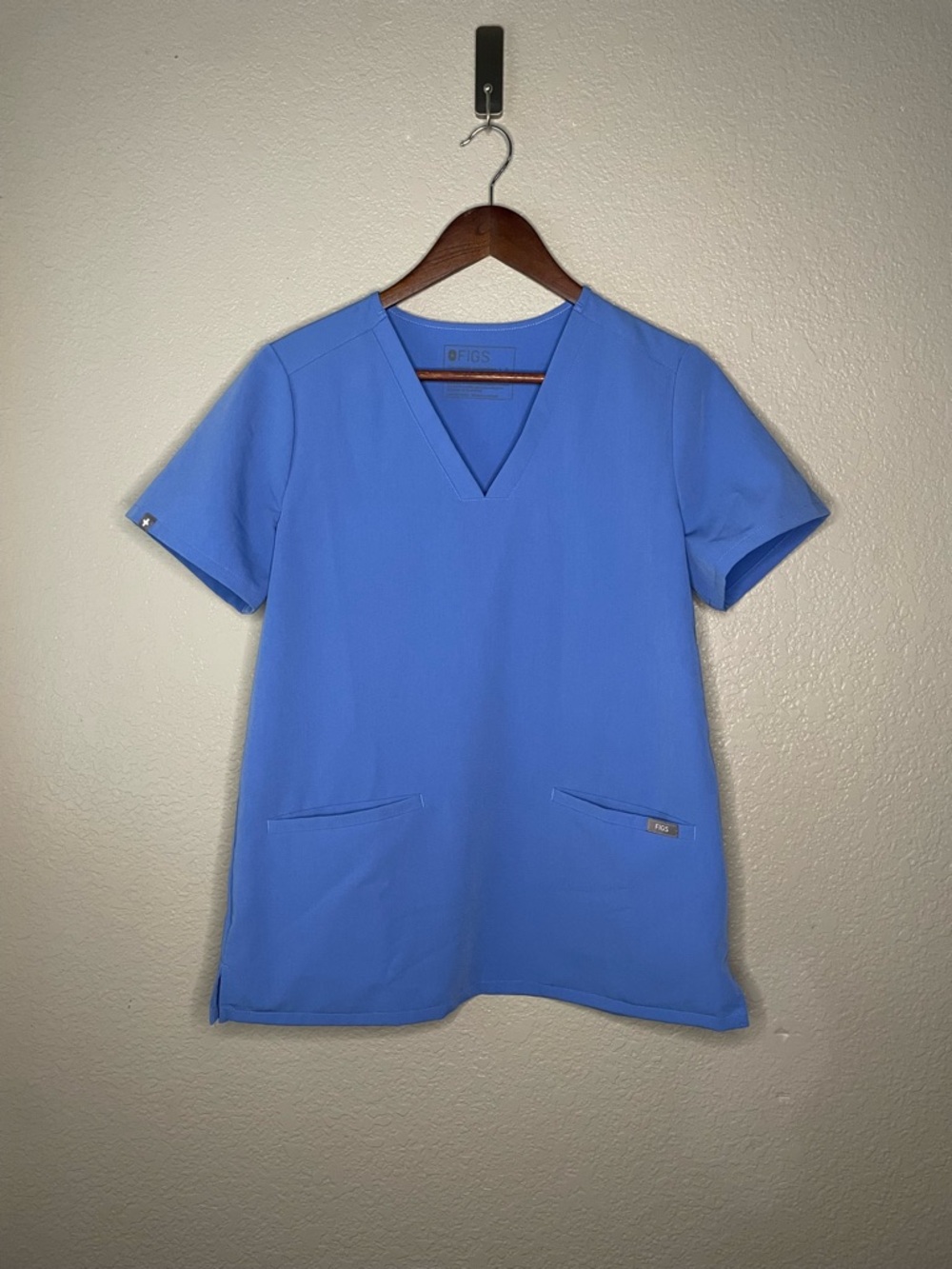 Figs Technical Collection Womens Blue Casma Three-Pocket Scrub Top Small